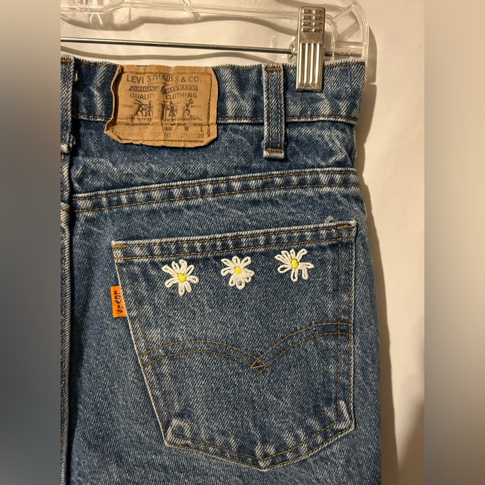 Vintage Orange Tag Levi’s Women’s Floral Embroidered Blue Denim Jeans - Picture 3 of 5